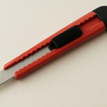 Нож концелярский 10мм